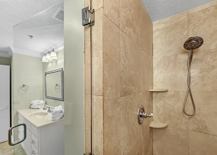 Colony Tower 14a Holiday home Pensacola